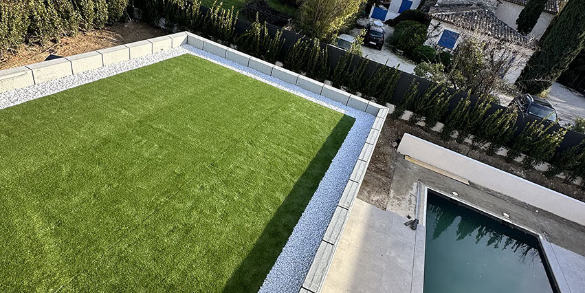 Pose d'un complexe d'étanchéité bi-couche et pose d'un carrelages sur plots réglables