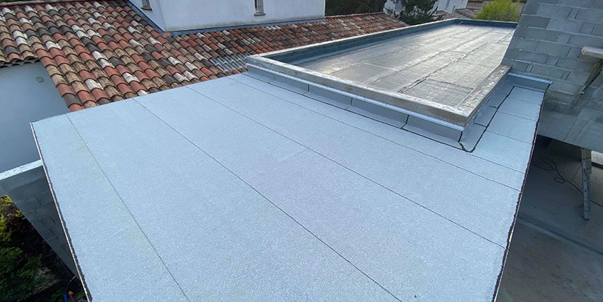 Réalisation d'un complexe d'étanchéité en auto protégé ''blanc Savoie’'