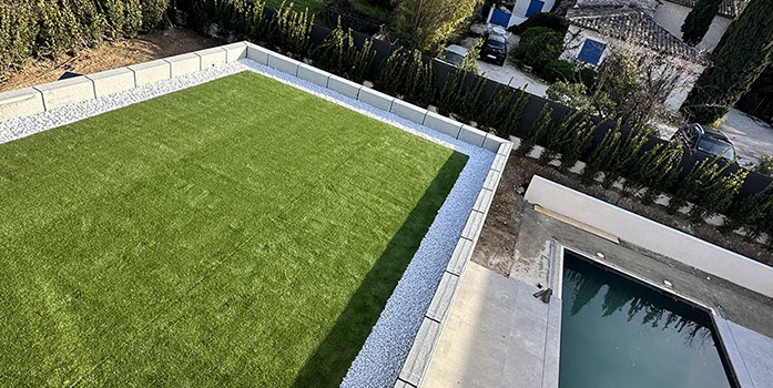 Pose d'un complexe d'étanchéité bi-couche et pose d'un carrelages sur plots réglables