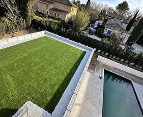 Pose d'un complexe d'étanchéité bi-couche et pose d'un carrelages sur plots réglables