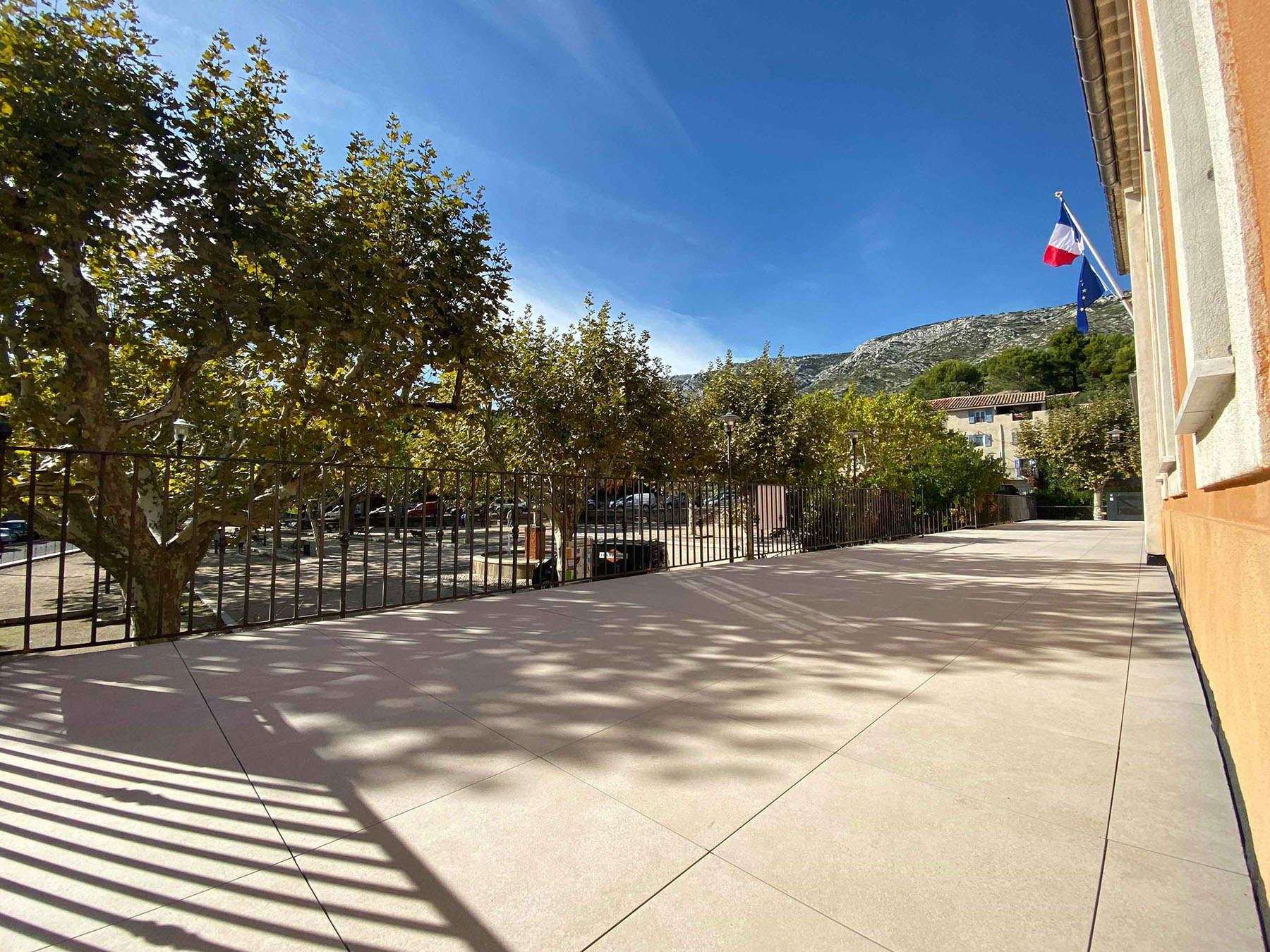 Réalisation d'un complexe d'étanchéité en auto protégé ''rouge Provence’’